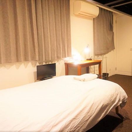 Beehive Hostel Osaka Exterior foto