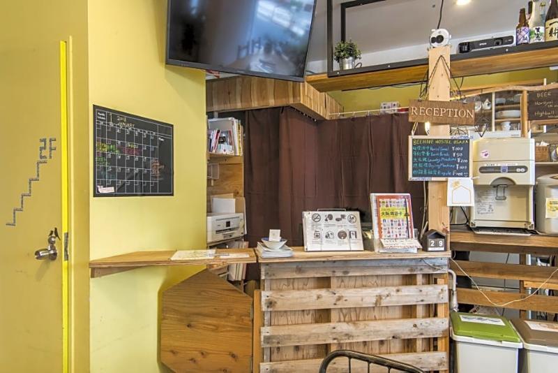 Beehive Hostel Osaka Exterior foto
