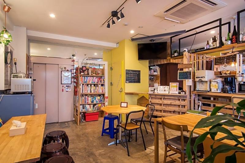 Beehive Hostel Osaka Exterior foto